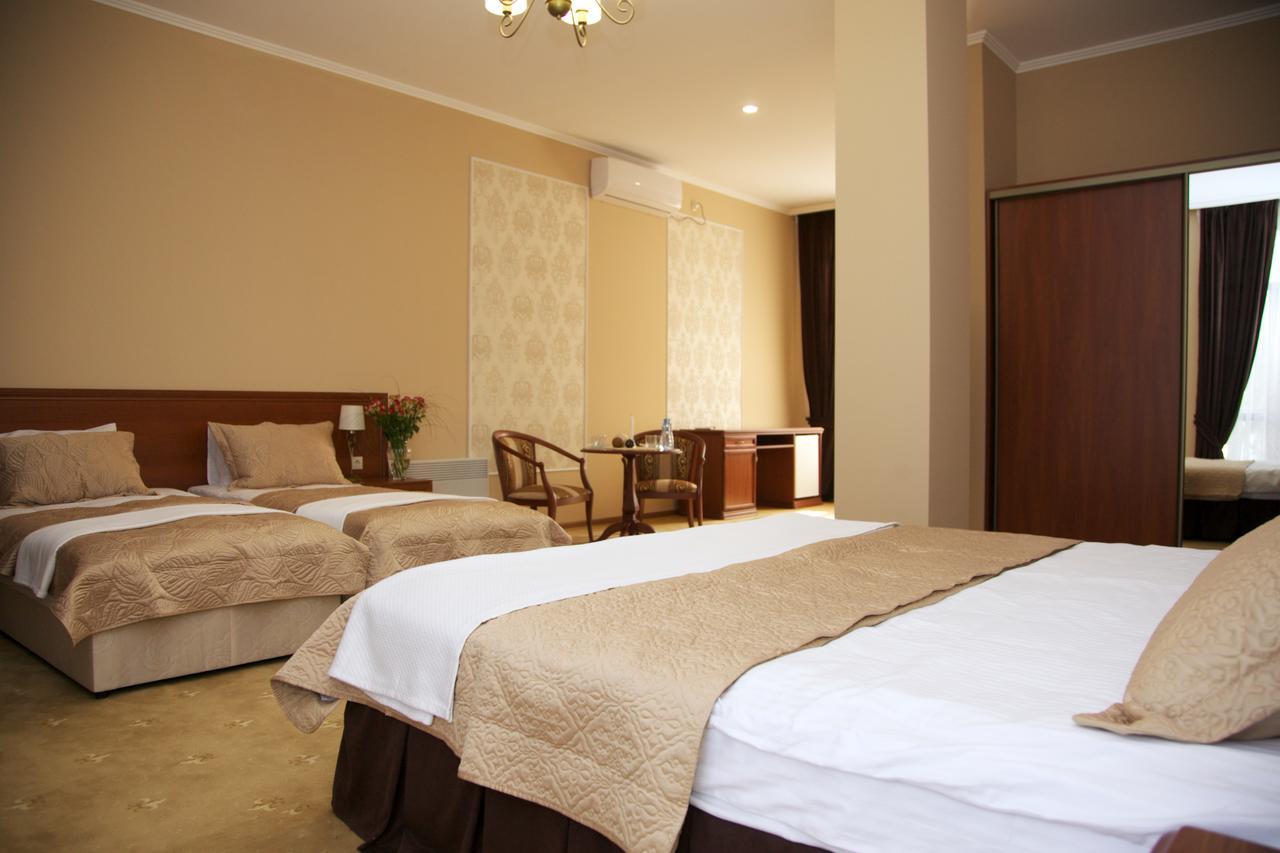 Dioskuria Hotel Soukhoumi Extérieur photo