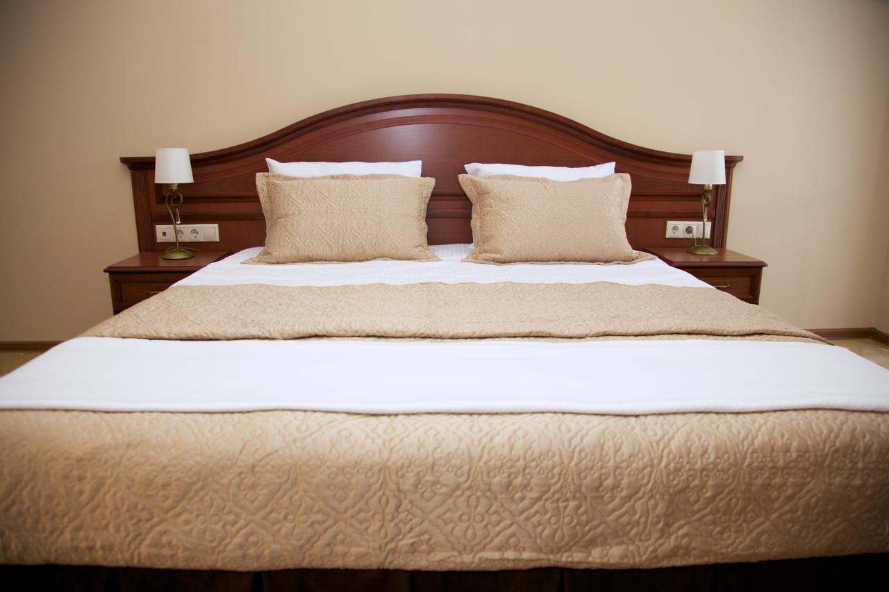 Dioskuria Hotel Soukhoumi Extérieur photo