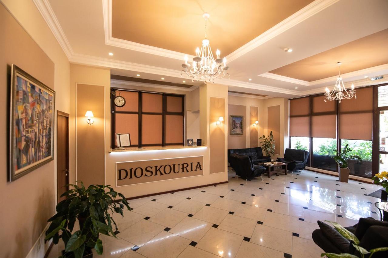 Dioskuria Hotel Soukhoumi Extérieur photo